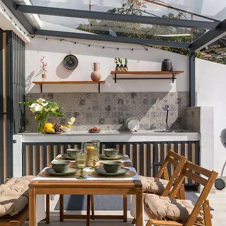 Island Roots By An Island Nyaraló