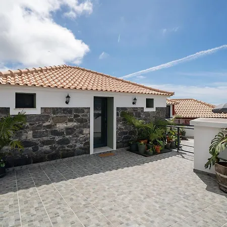 Island Roots By An Island Tatil Evi Calheta (Madeira)