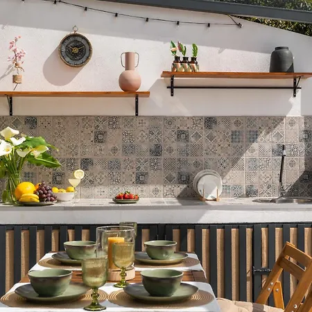 Nyaraló Island Roots By An Island