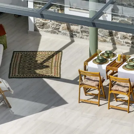 Island Roots By An Island 卡列塔