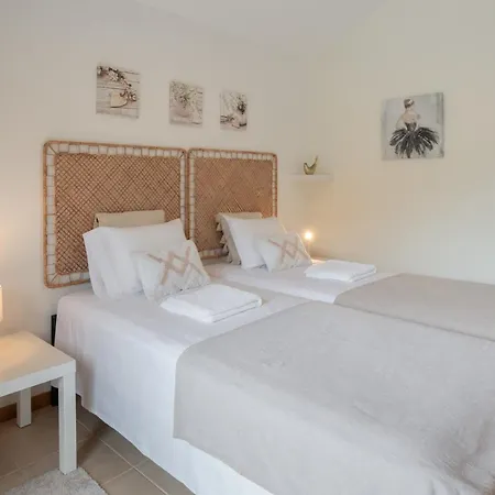 Island Roots By An Island 度假居 *