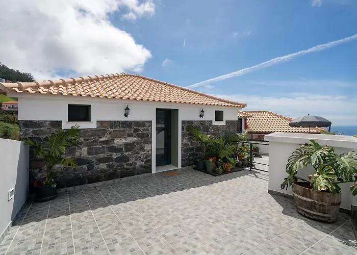 Island Roots By An Island Ferienhaus Calheta (Madeira)